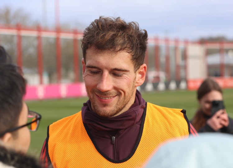 九游体育网站入口-图片报：拜仁对冬窗出售格雷茨卡持开放态度，马竞很感兴趣